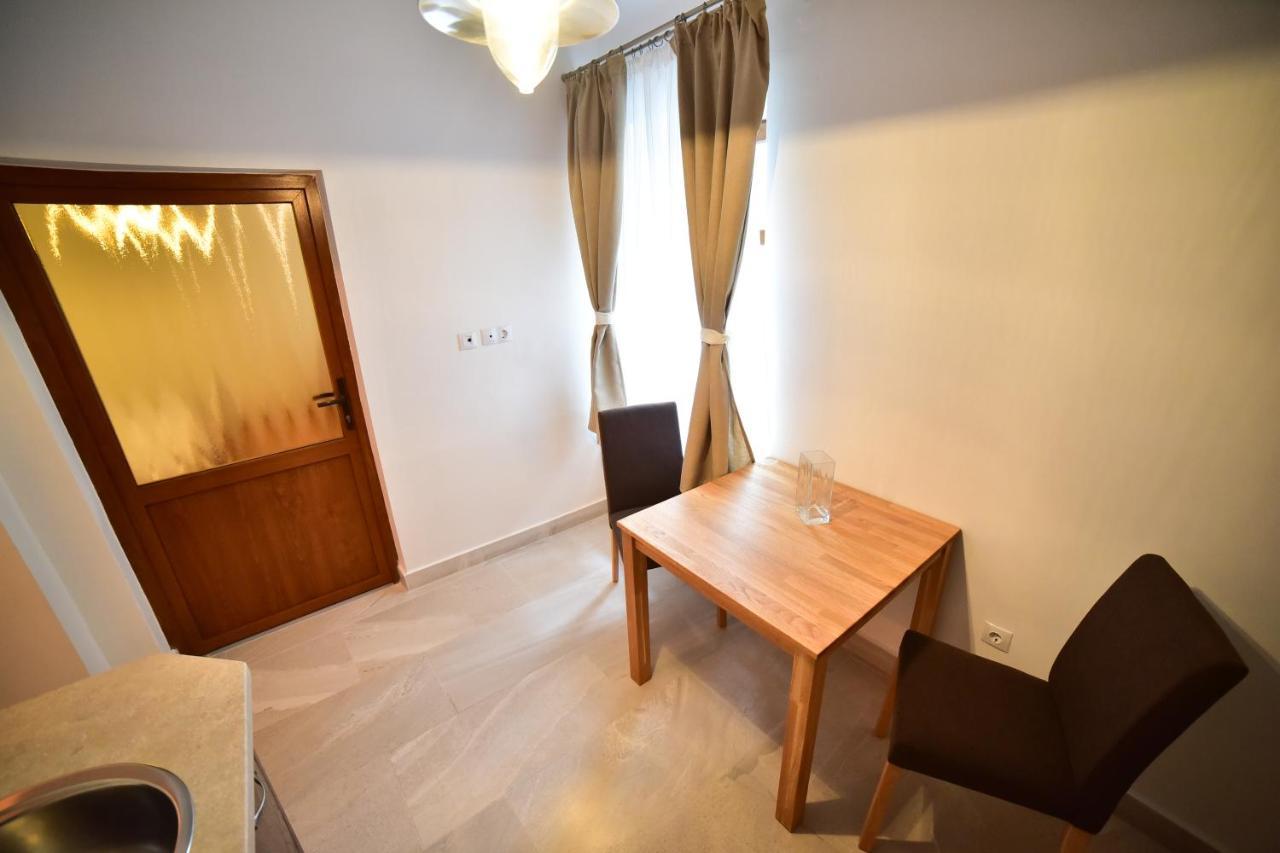 Thalia Apartment